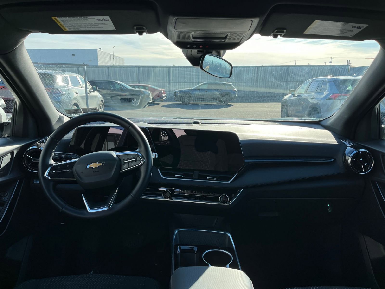 Used 2025 Chevrolet Equinox LT image 32