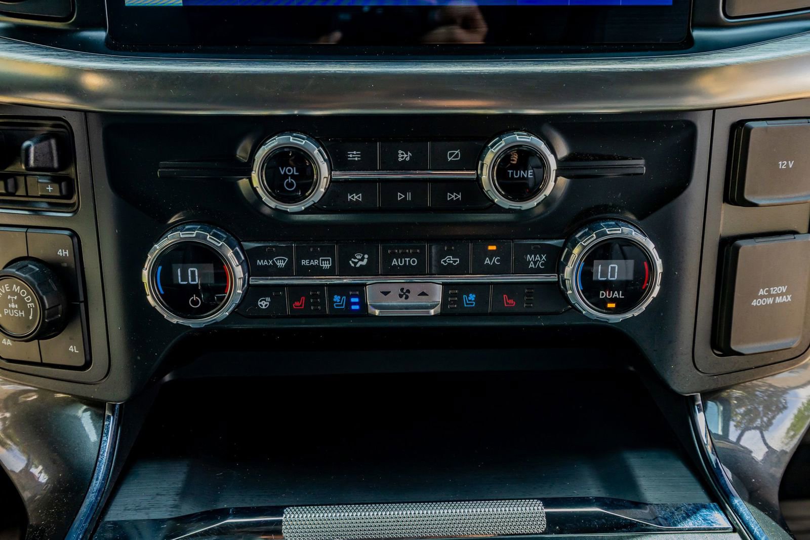 Used 2021 Ford F150 Lariat w/ Equipment Group 502A High image 26