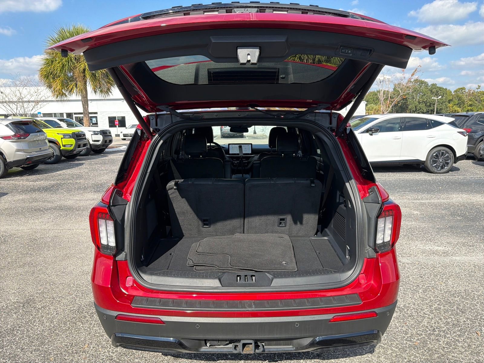 Used 2025 Ford Explorer ST-Line w/ Premium Package image 22