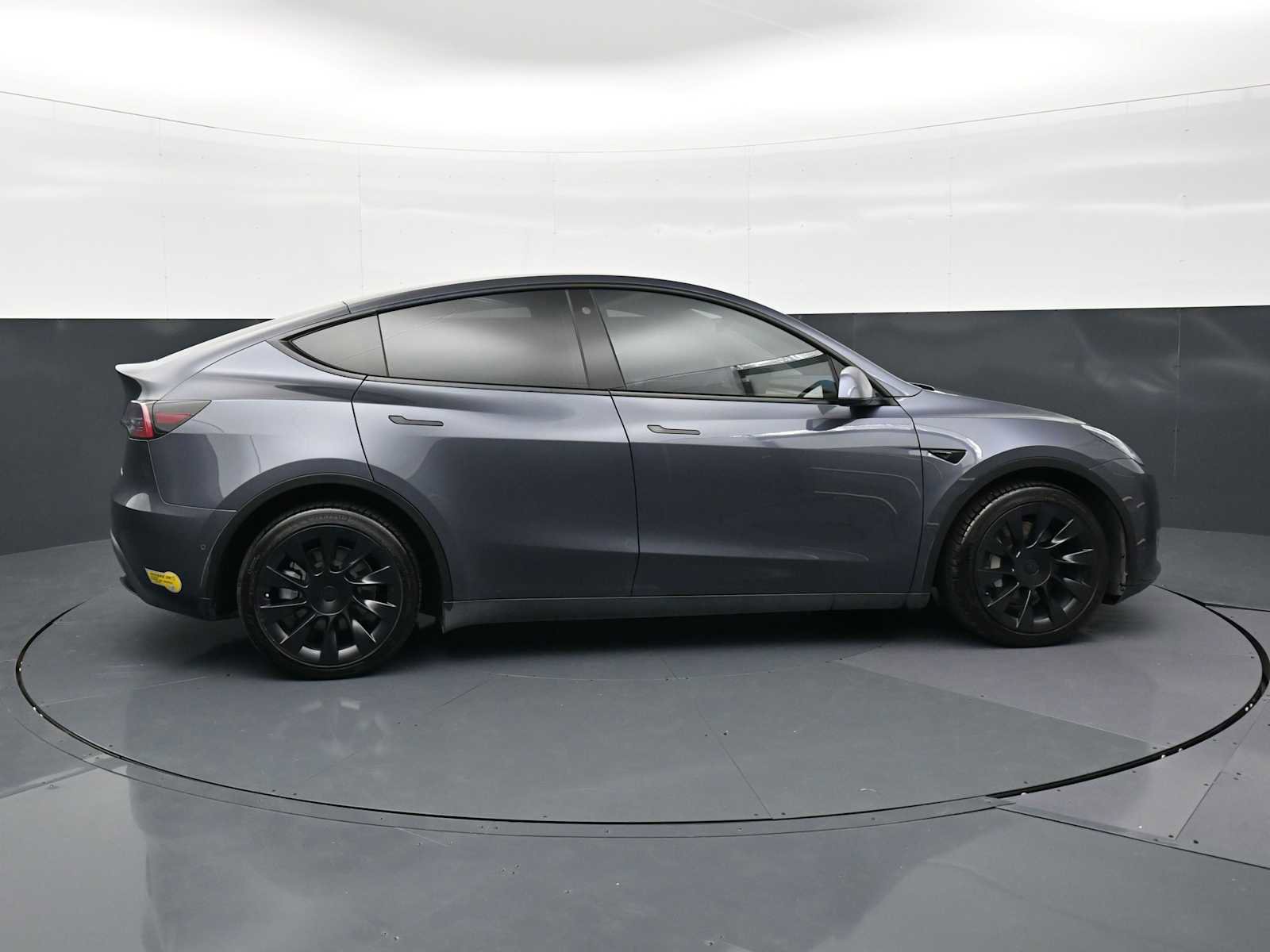 Used 2021 Tesla Model Y Long Range AWD/4WD image 23