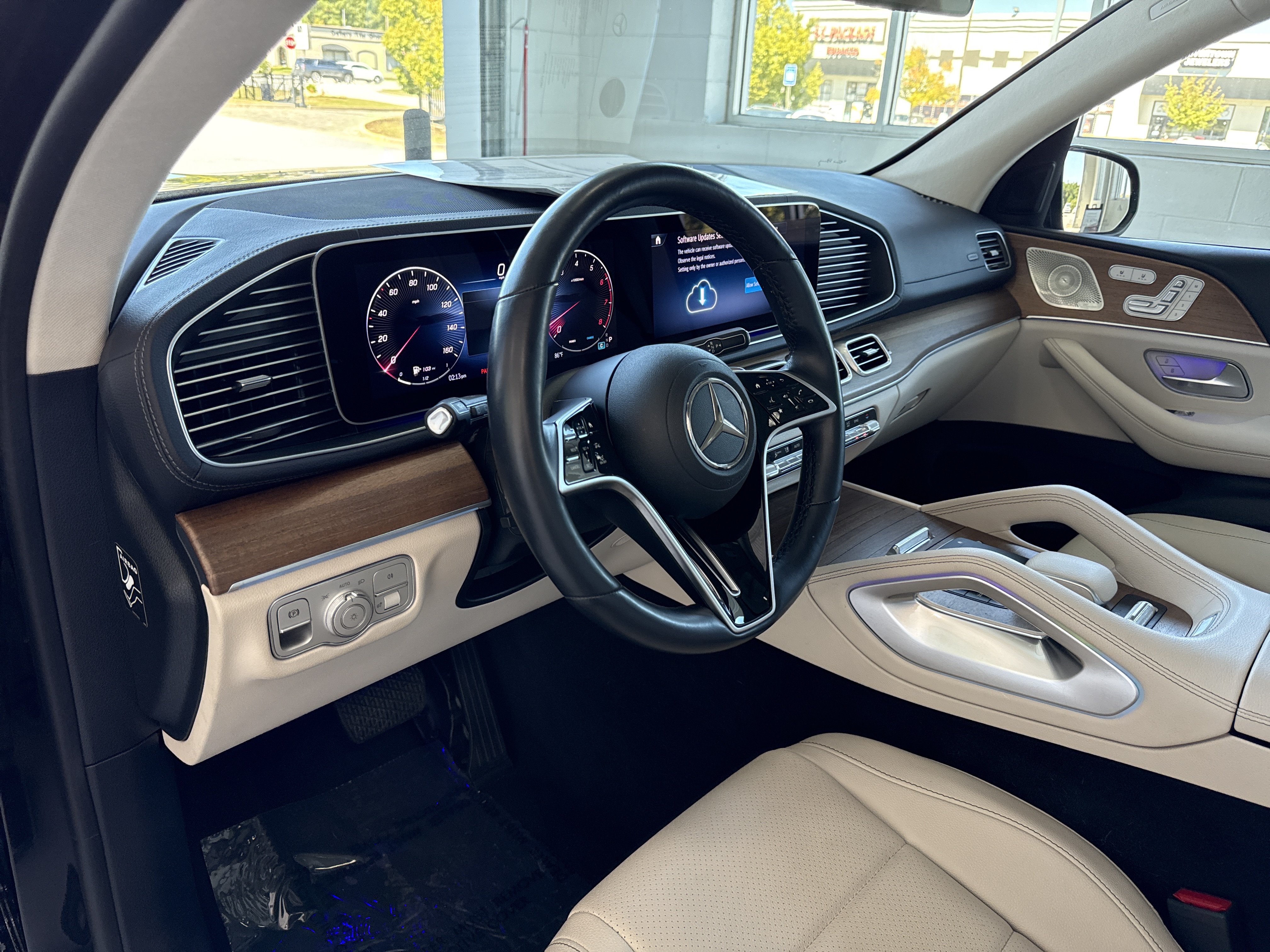 Used 2024 Mercedes-Benz GLS 450 4MATIC image 20