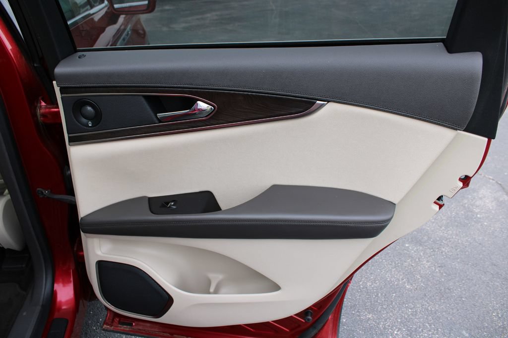 Used 2020 Lincoln Nautilus Reserve FWD image 16