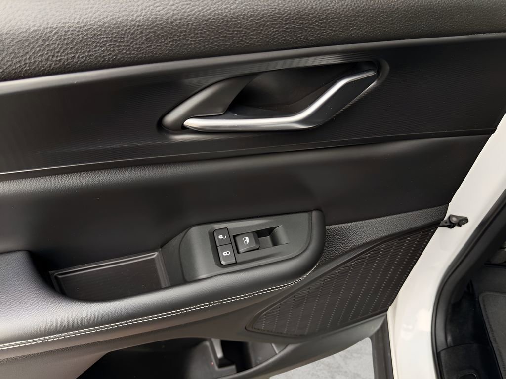 Used 2024 Jeep Grand Cherokee Altitude image 28