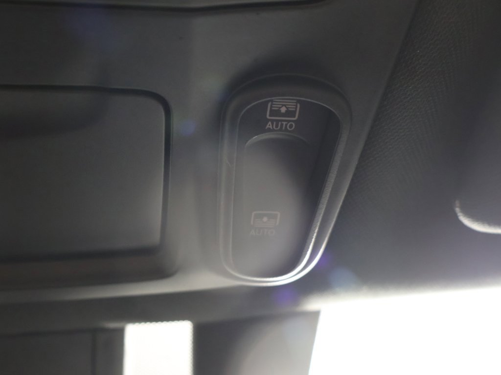 Used 2020 Chrysler Pacifica Limited image 53