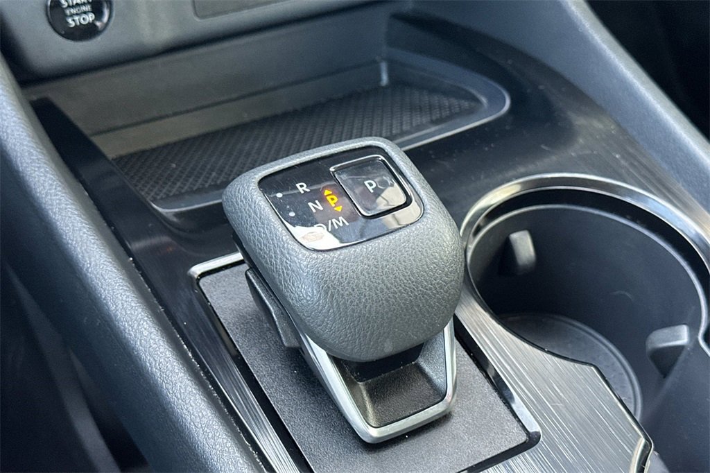 Used 2025 Nissan Rogue SV image 23