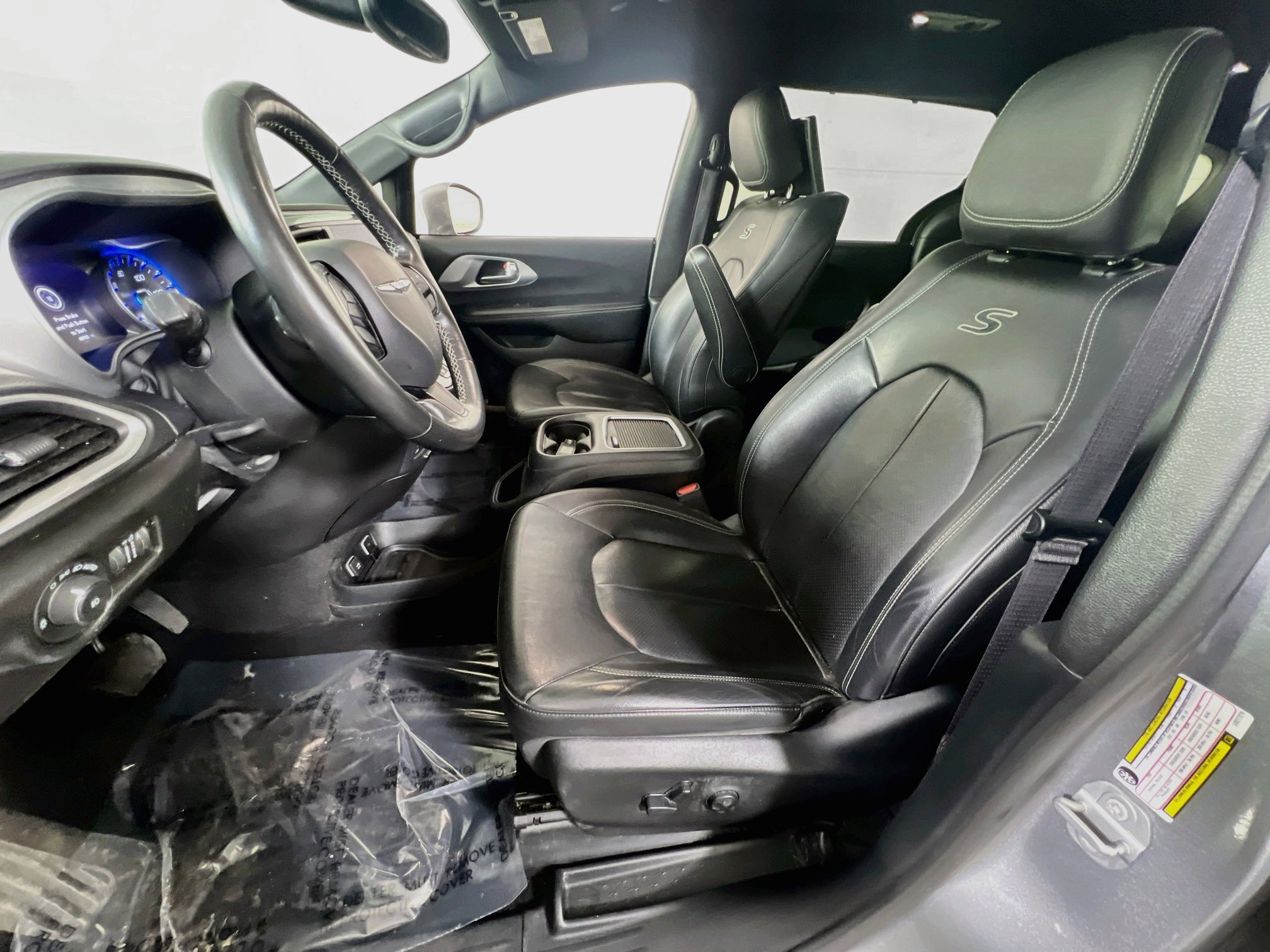Used 2020 Chrysler Pacifica Touring-L Plus FWD image 20