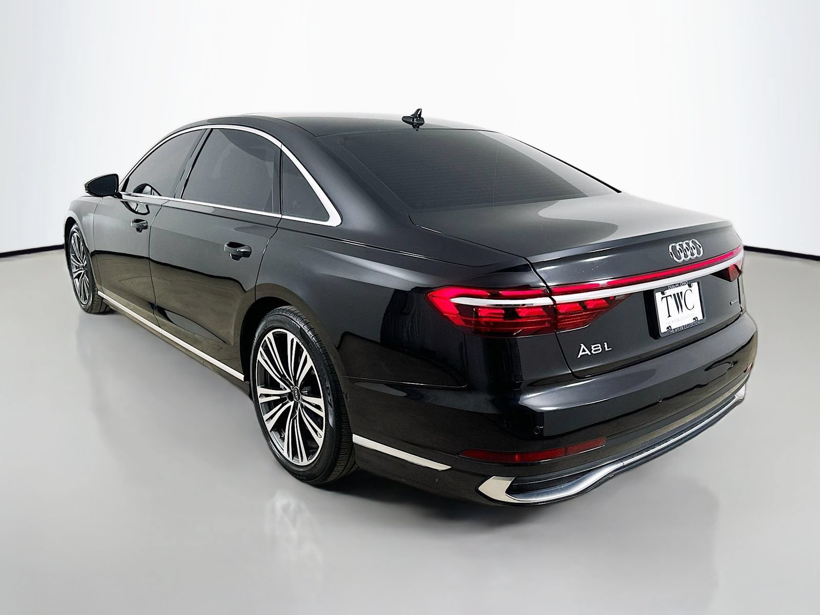 Used 2023 Audi A8 L 3.0T w/ Comfort Plus Package AWD/4WD image 7