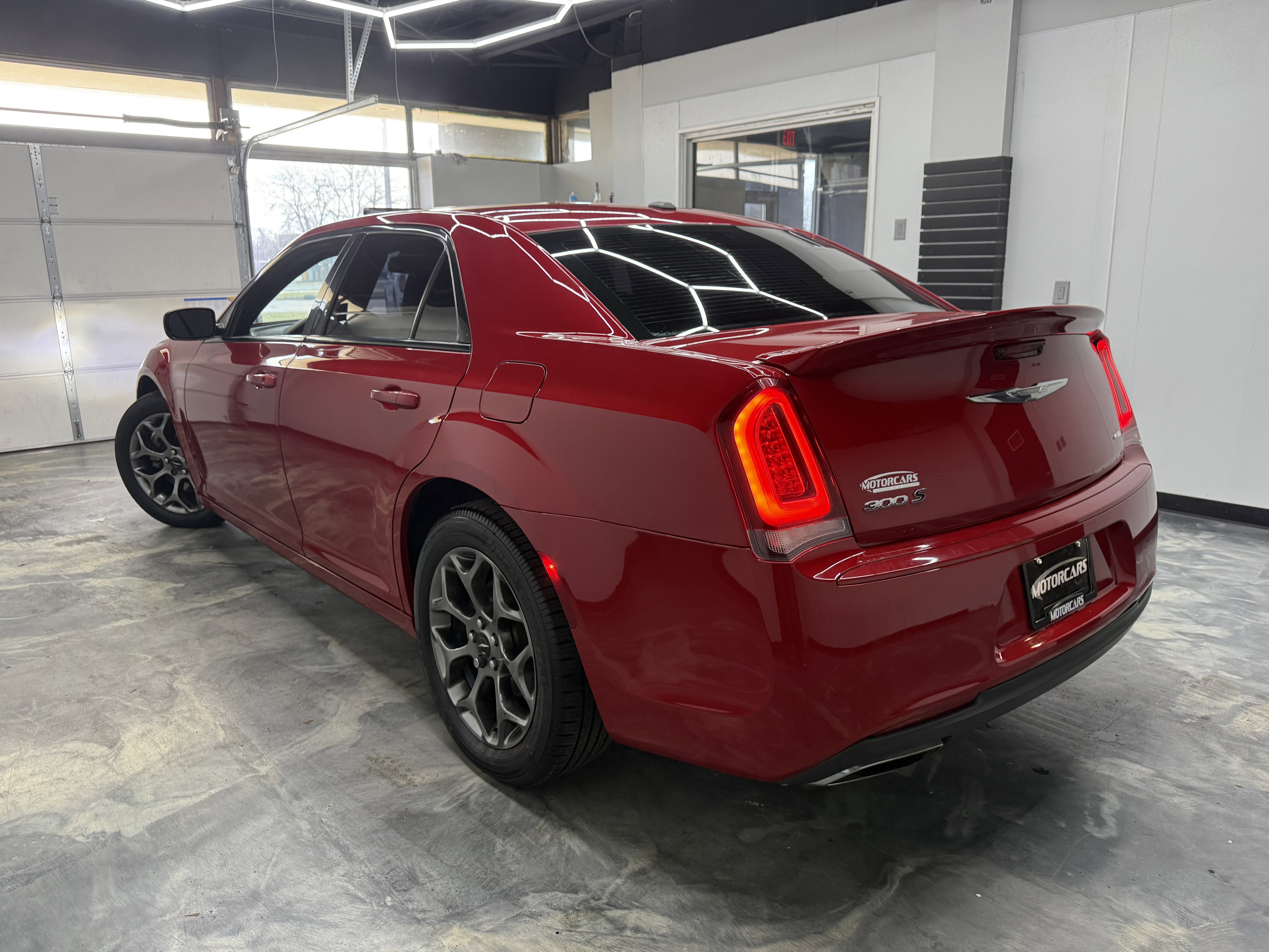 Used 2016 Chrysler 300 S image 3