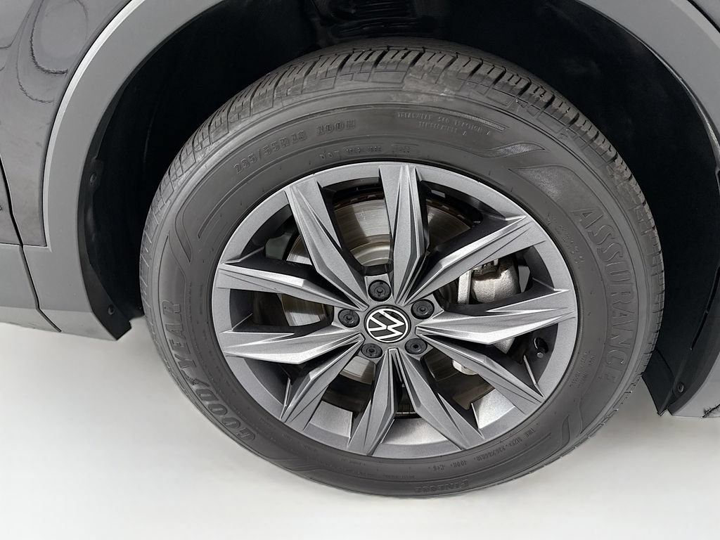 Used 2023 Volkswagen Tiguan SE FWD image 31