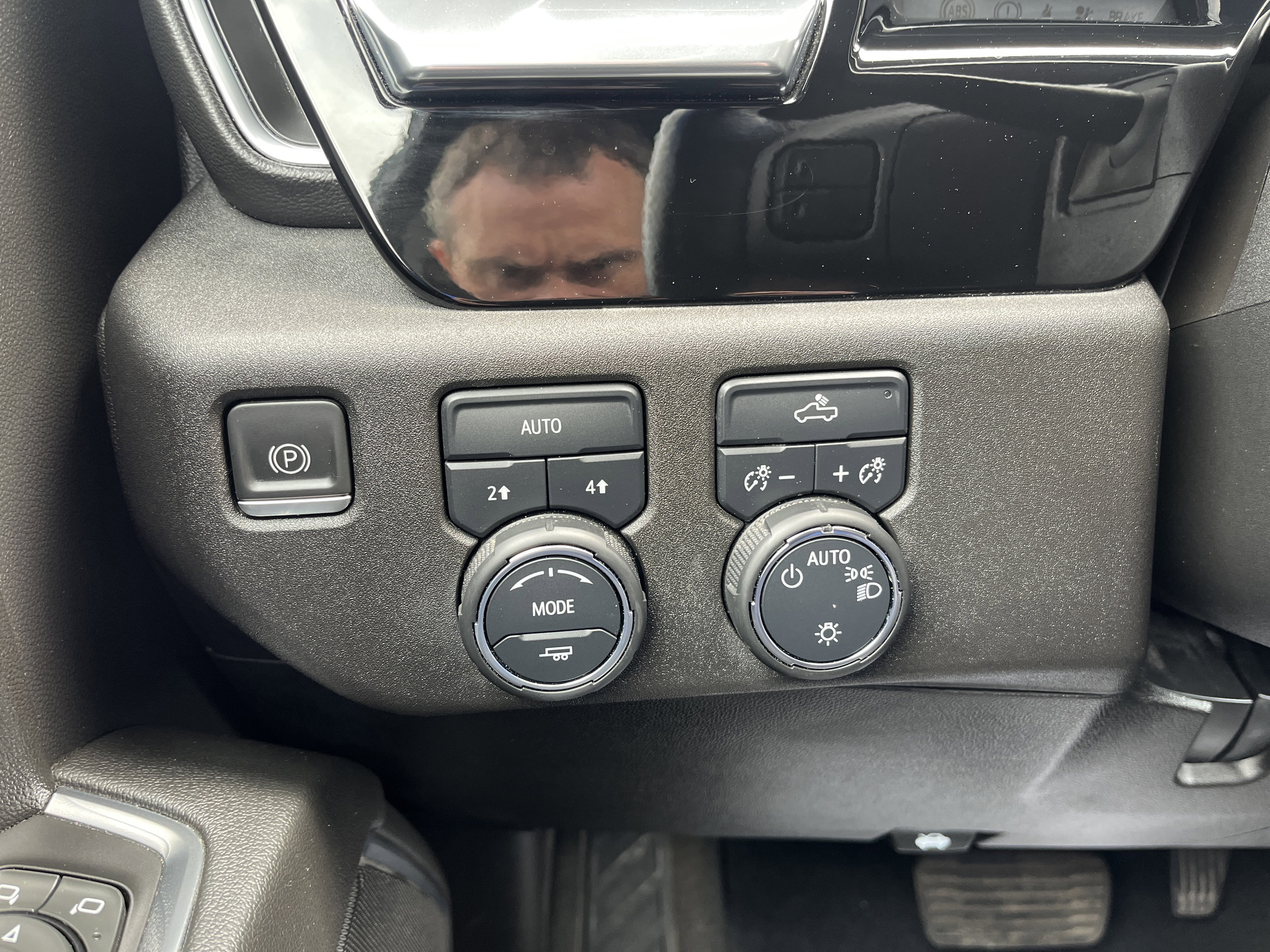 Used 2022 Chevrolet Silverado 1500 LT AWD/4WD image 21