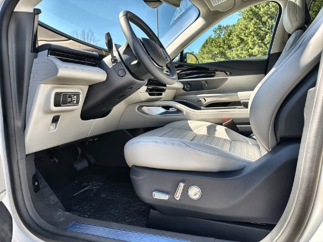 New 2026 Lincoln Nautilus Reserve w/ Jet Appearance Package AWD/4WD image 12