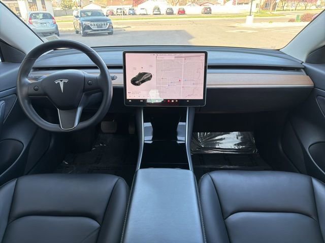 Used 2020 Tesla Model 3 Standard Range Plus image 16