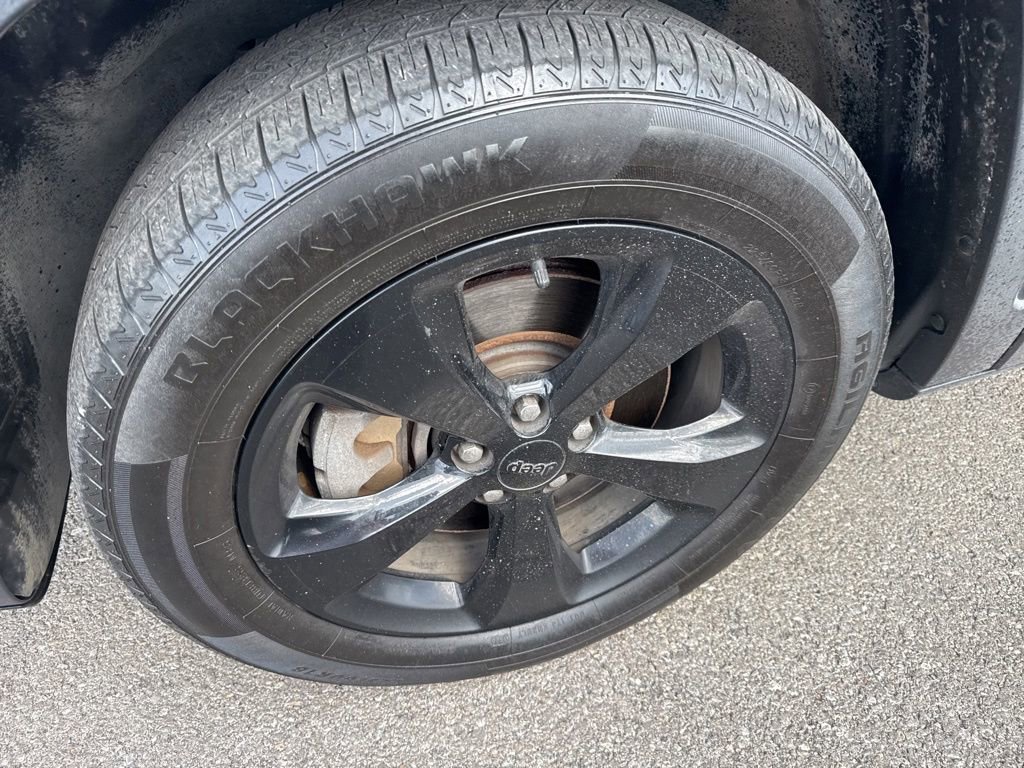 Used 2016 Jeep Cherokee Latitude w/ Comfort/Convenience Group image 5