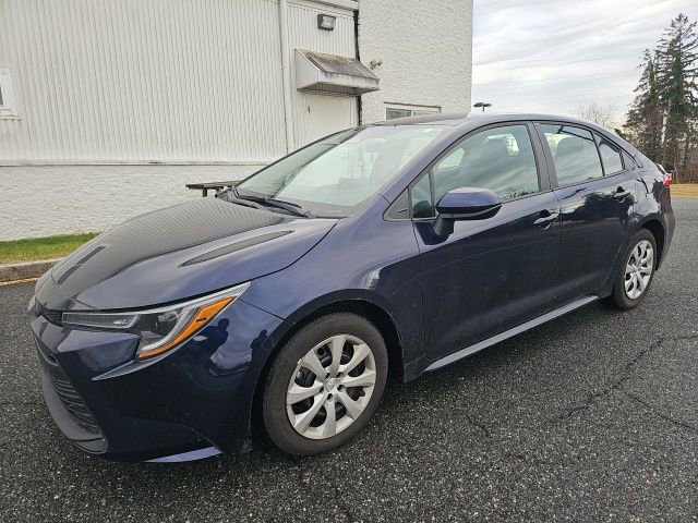 Used 2023 Toyota Corolla LE image 4