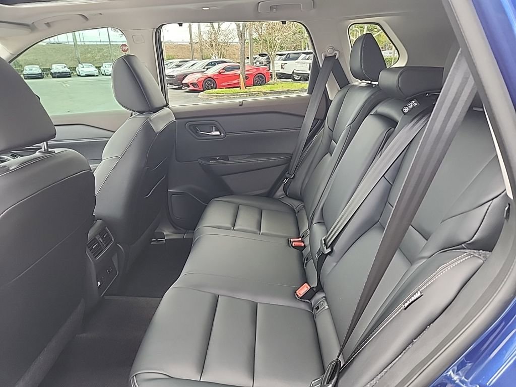 Used 2023 Nissan Rogue SL w/ SL Premium Package image 21