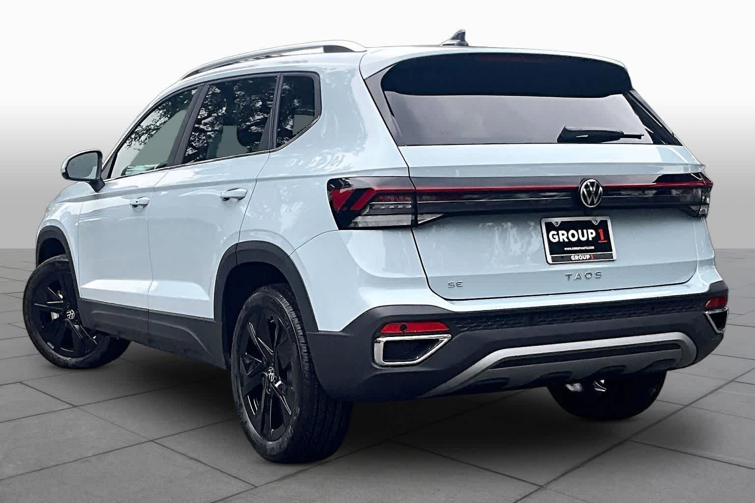New 2026 Volkswagen Taos SE FWD image 12