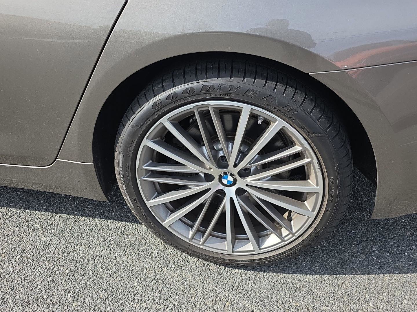 Used 2017 BMW 540i xDrive image 10