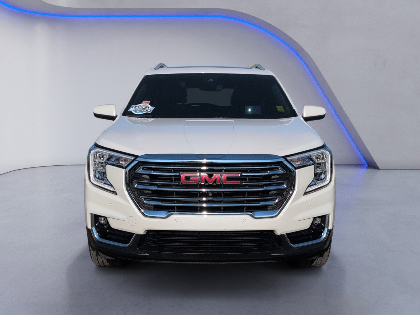 Used 2024 GMC Terrain SLT w/ Infotainment Package II image 13