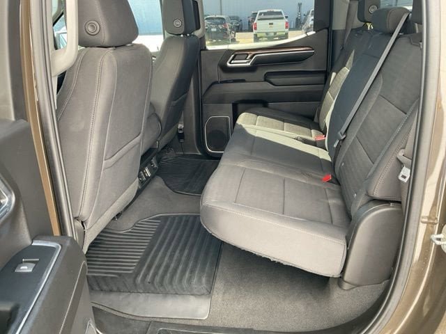 Used 2023 Chevrolet Silverado 1500 LT AWD/4WD image 26