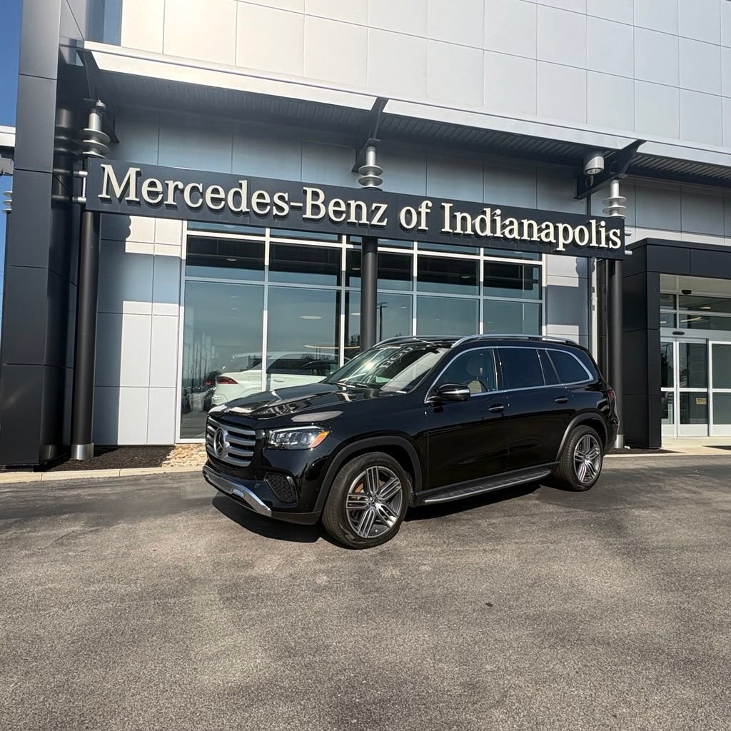 Used 2024 Mercedes-Benz GLS 450 4MATIC image 1