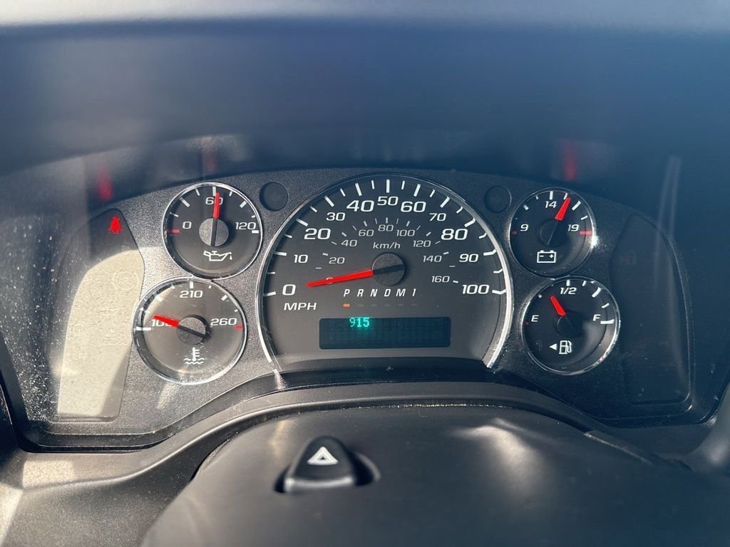 Used 2024 Chevrolet Express 2500 w/ Driver Convenience Package RWD image 18