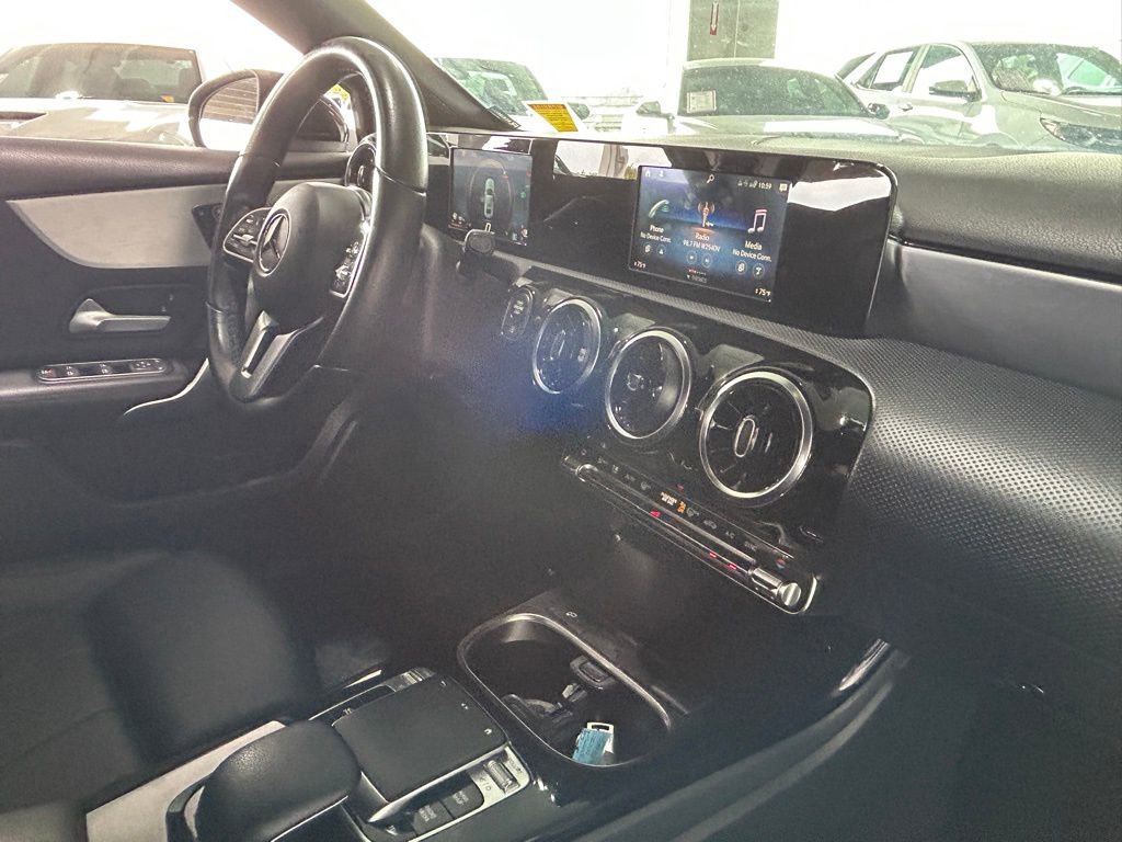 Used 2020 Mercedes-Benz A 220 image 33