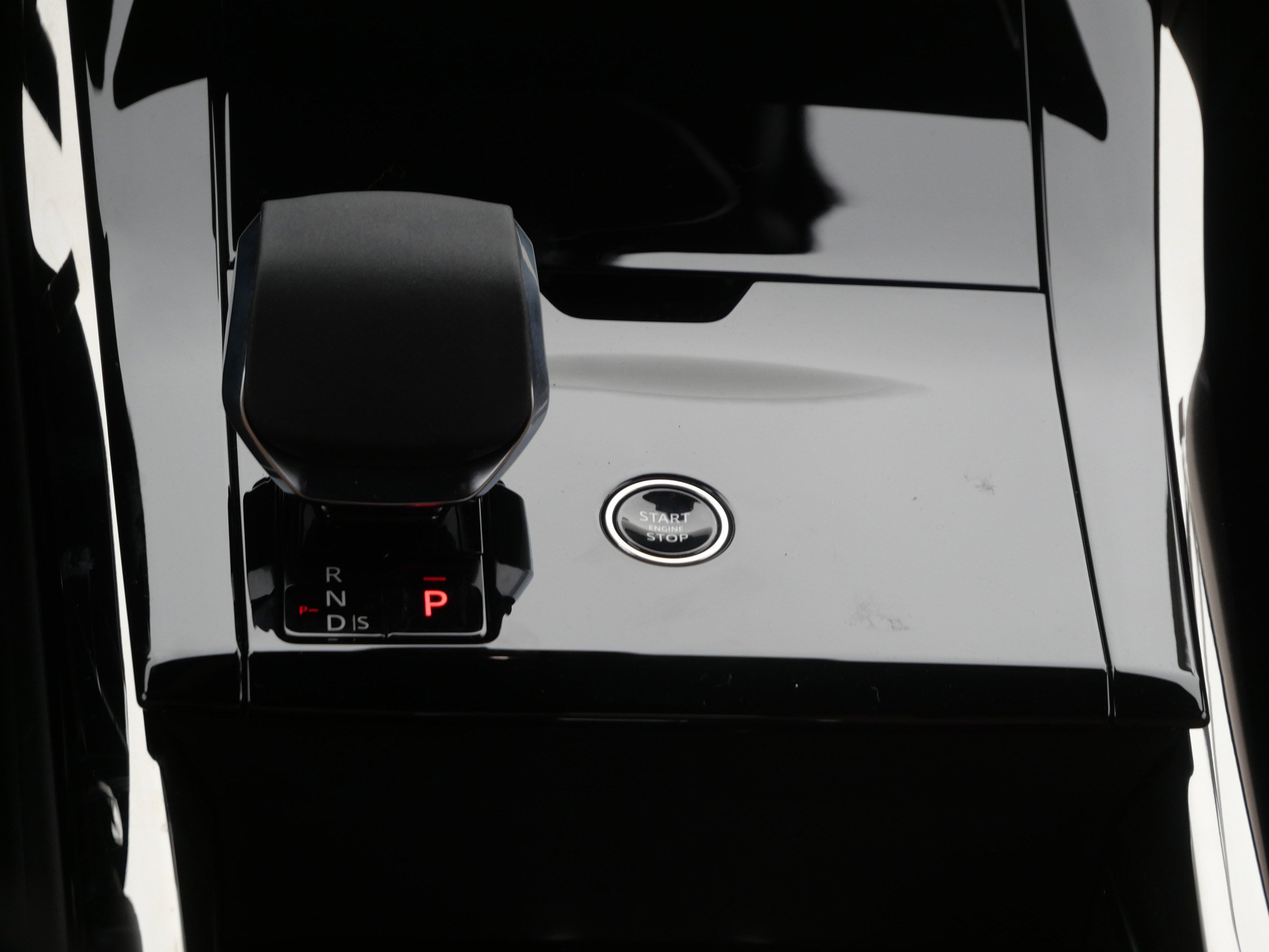 New 2026 Land Rover Range Rover Sport SE AWD/4WD image 9
