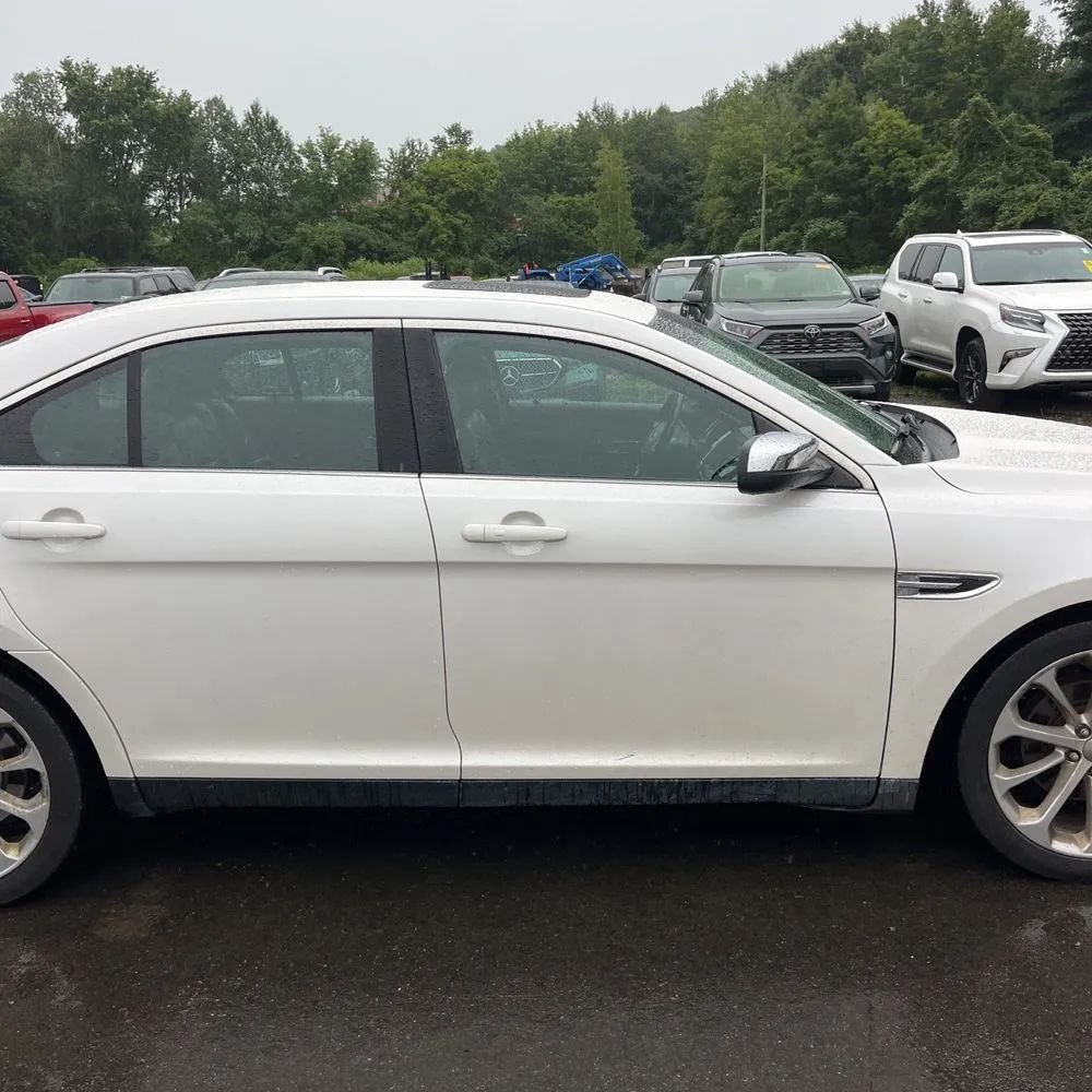 Used 2013 Ford Taurus Limited AWD/4WD image 11