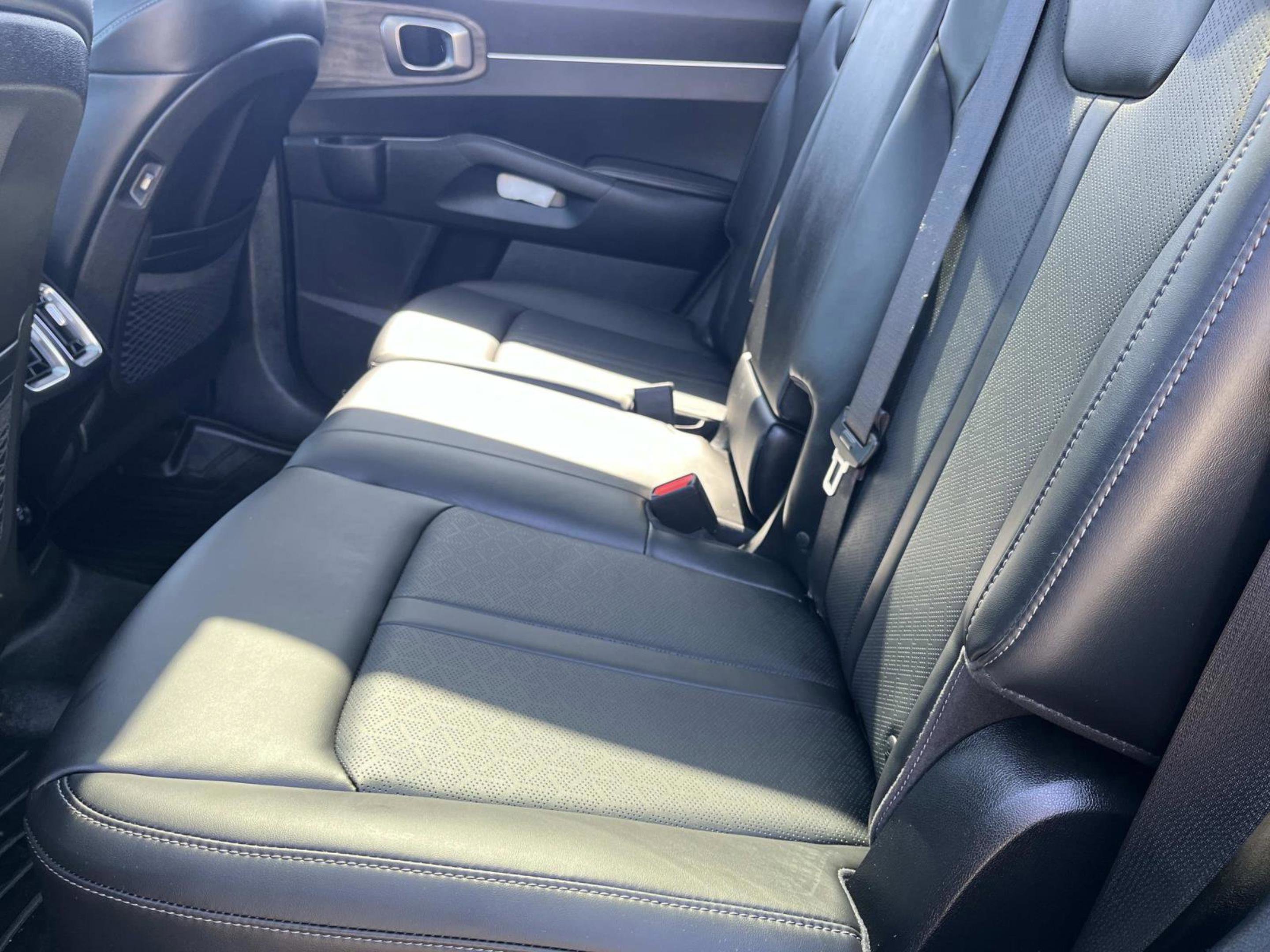 Used 2023 Kia Sorento S w/ Panoramic Sunroof Package AWD/4WD image 21