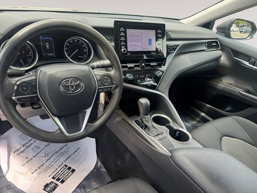 Used 2022 Toyota Camry LE FWD image 10