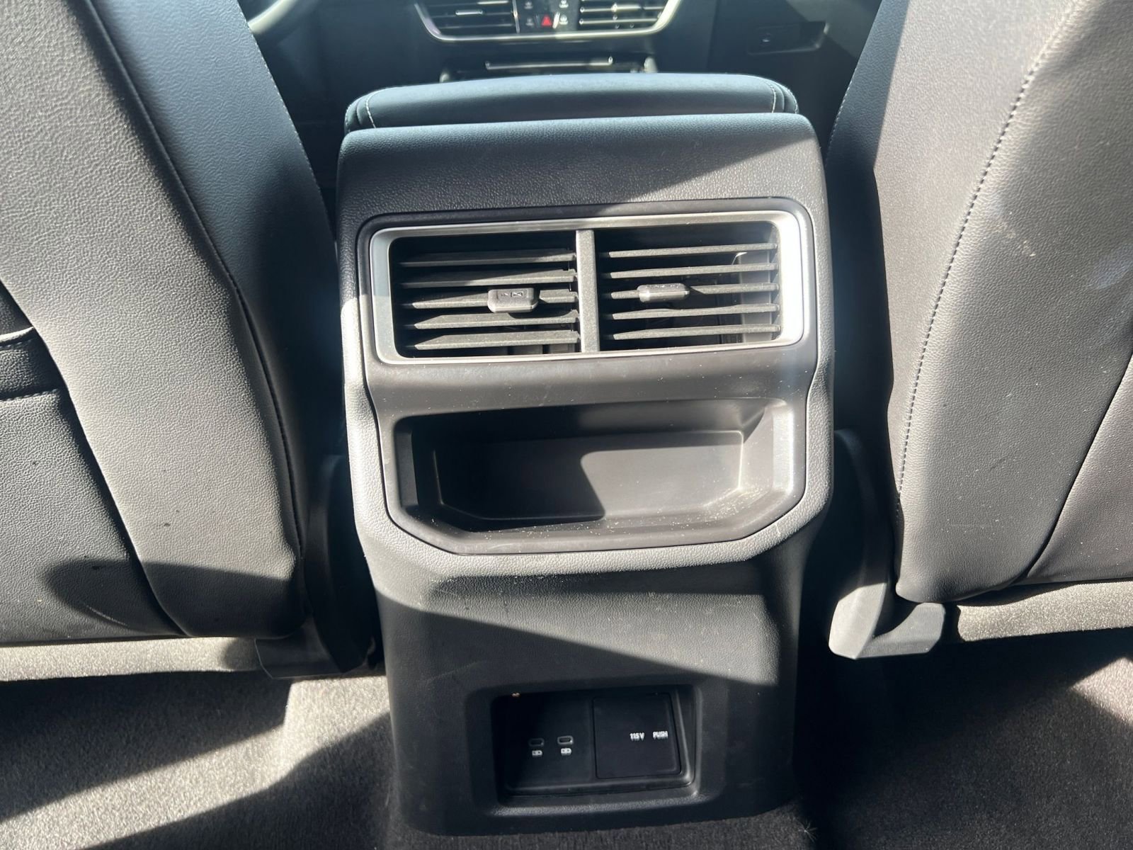 Used 2025 Volkswagen Atlas Cross Sport SE image 24