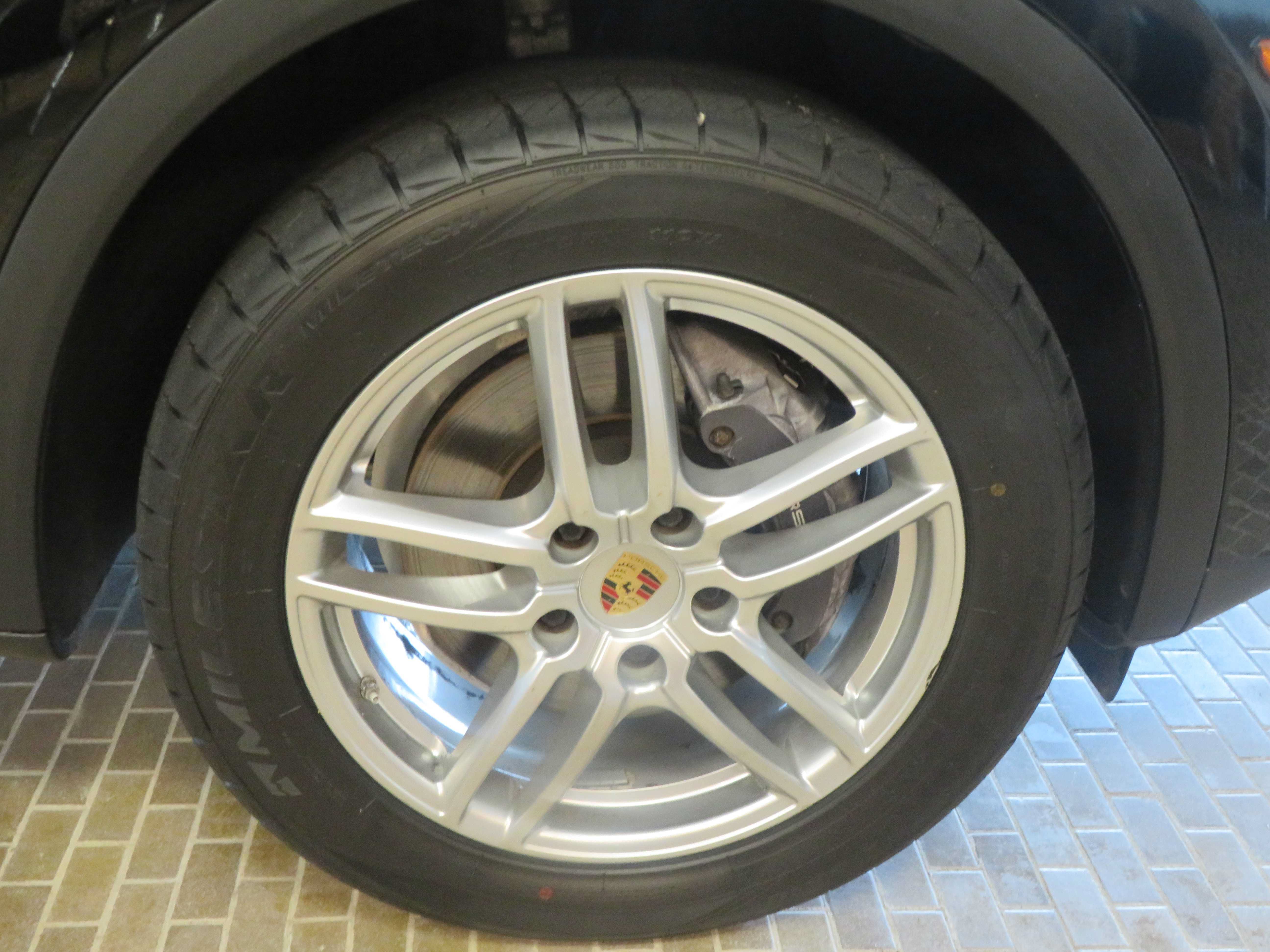Used 2016 Porsche Cayenne AWD/4WD image 10