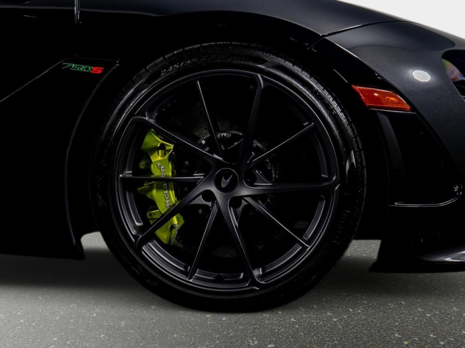 Used 2024 McLaren 750S Spider image 9
