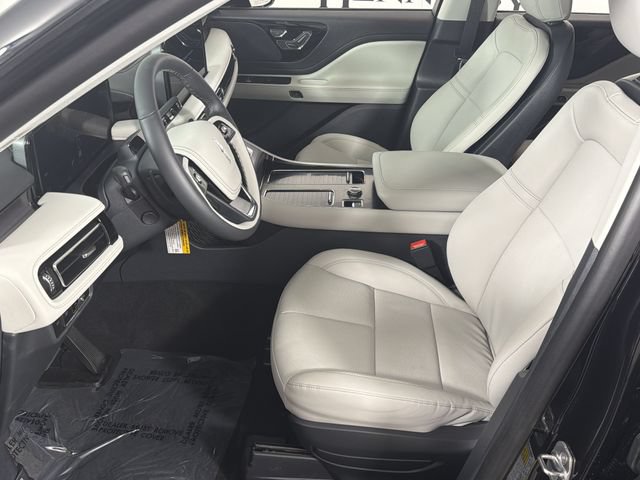 New 2026 Lincoln Aviator 2WD w/ Jet Appearance Package image 10