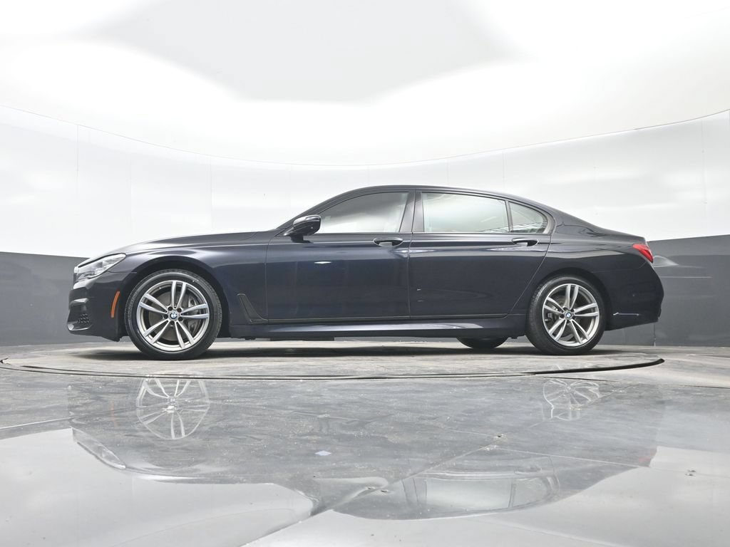 Used 2018 BMW 750i xDrive AWD/4WD image 30