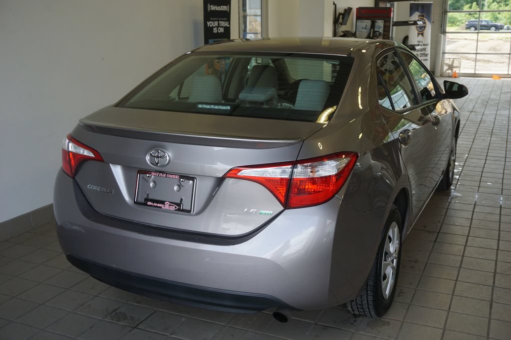 Used 2015 Toyota Corolla LE FWD image 12