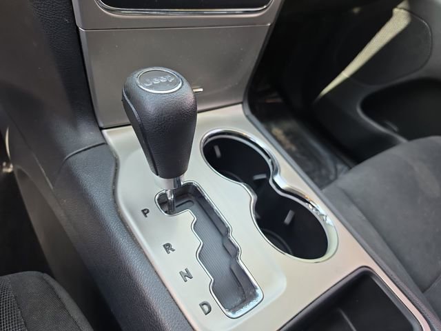 Used 2011 Jeep Grand Cherokee Laredo RWD image 24