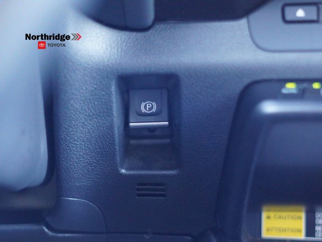 Used 2022 Lexus UX 200 w/ Premium Package FWD image 27