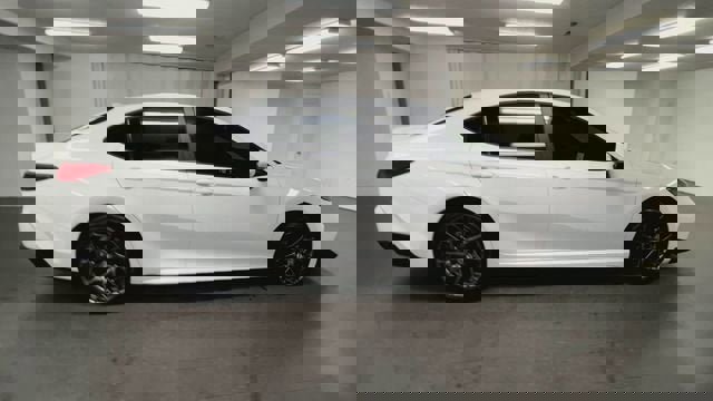 Used 2025 Toyota Camry SE image 9