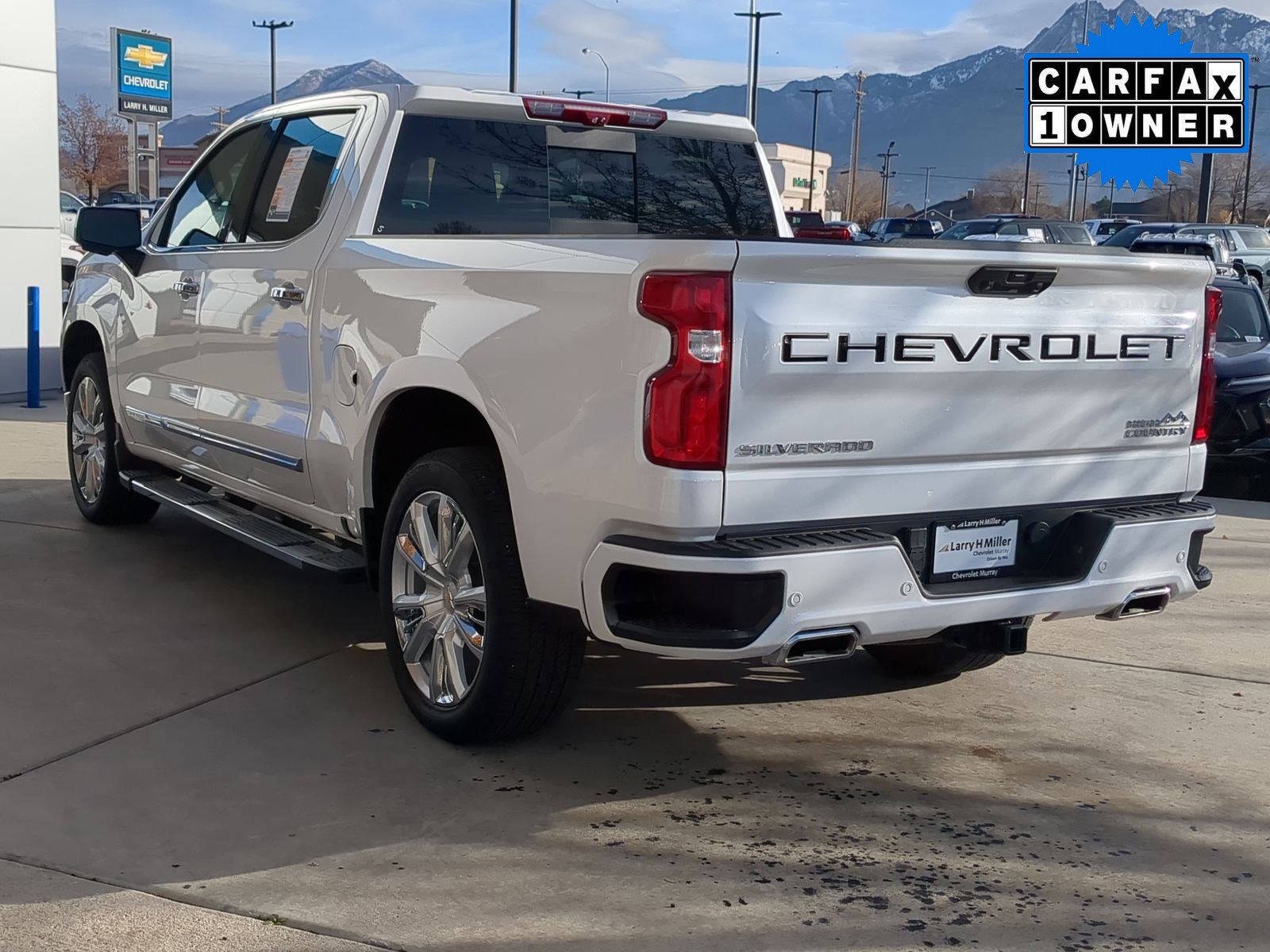 Used 2023 Chevrolet Silverado 1500 High Country w/ Technology Package image 4