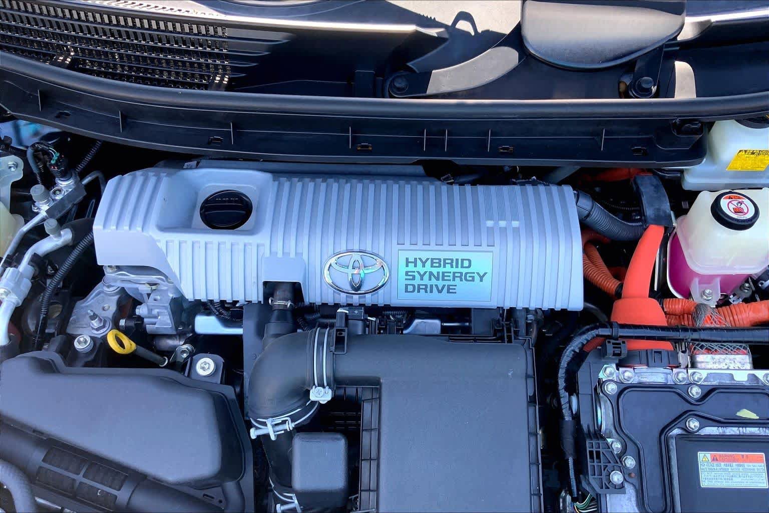 Used 2017 Toyota Prius V Five w/ Advanced Technology Package FWD image 31
