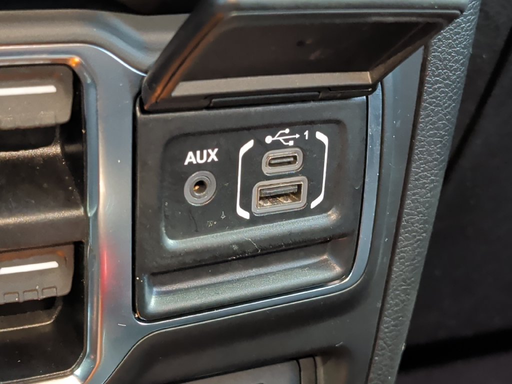 Used 2021 Jeep Wrangler Unlimited Sport AWD/4WD image 28