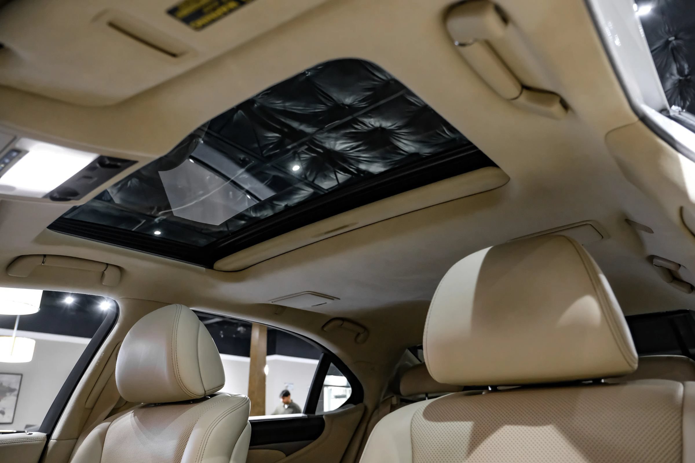 Used 2015 Lexus LS 460 L RWD image 5