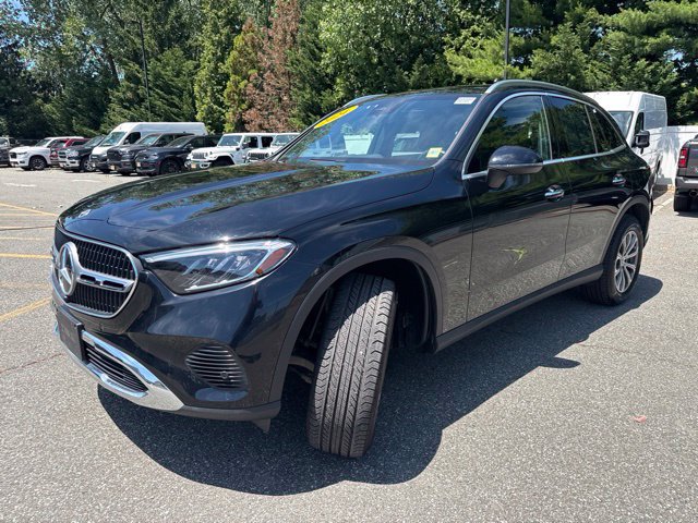 Used 2024 Mercedes-Benz GLC 300 4MATIC image 3