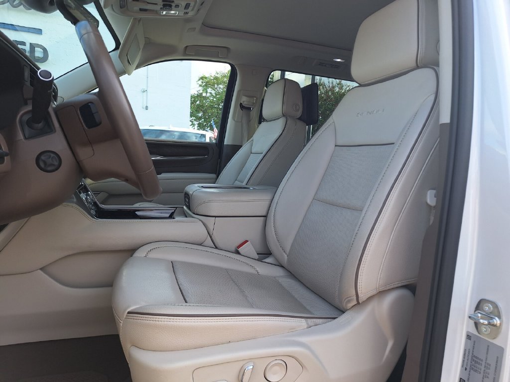 Used 2023 GMC Yukon XL Denali w/ Denali Reserve Package RWD image 27