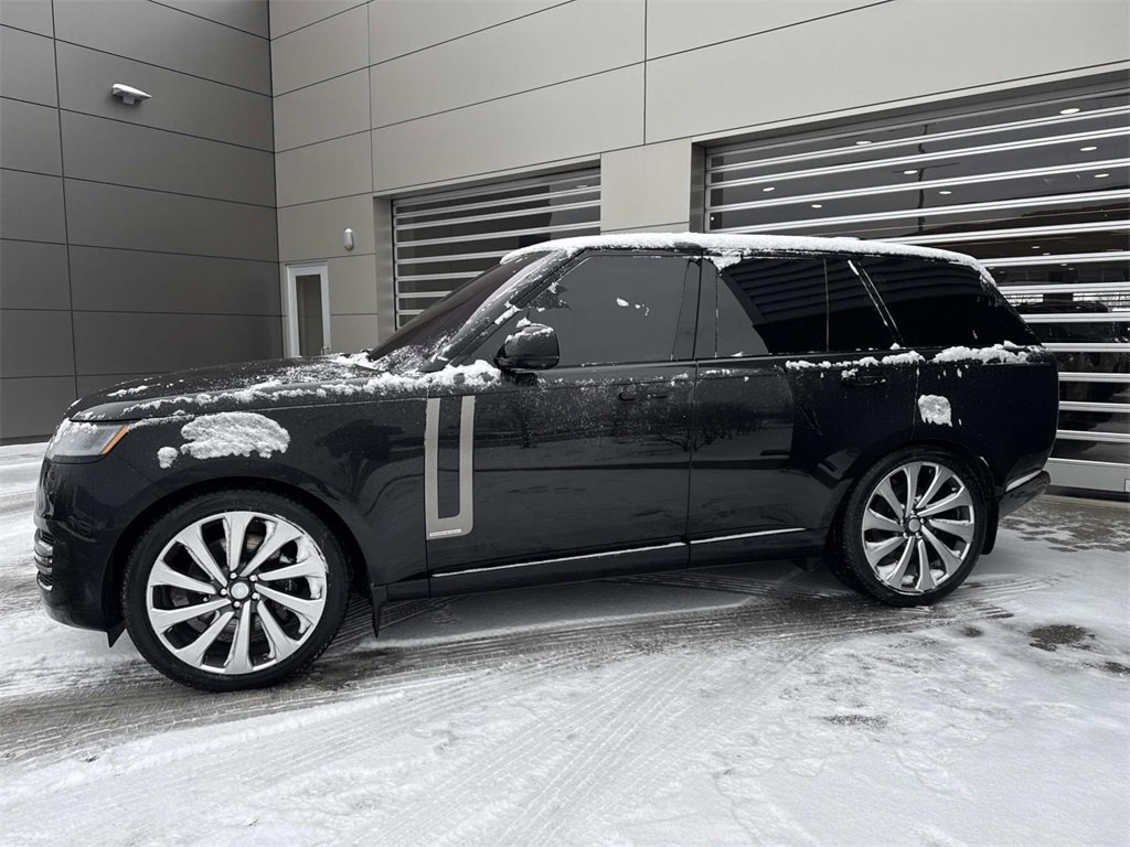 Used 2023 Land Rover Range Rover Autobiography image 3