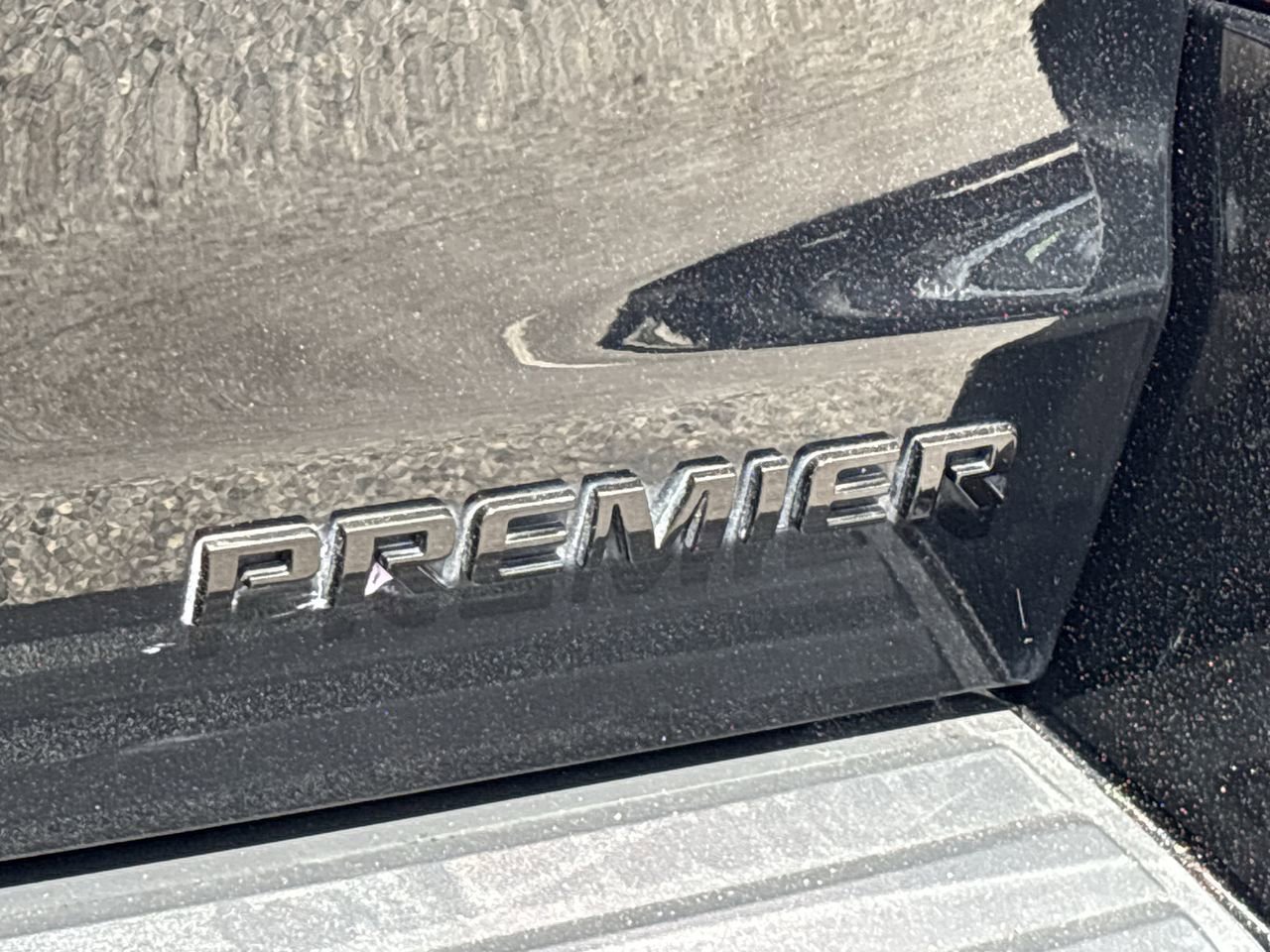 Used 2019 Chevrolet Suburban Premier RWD image 9