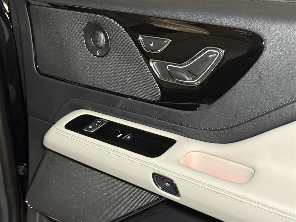 New 2026 Lincoln Aviator Reserve image 10
