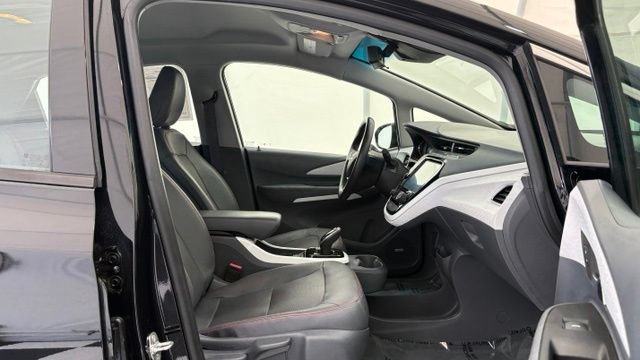 Used 2017 Chevrolet Bolt Premier w/ Driver Confidence II Package FWD image 18