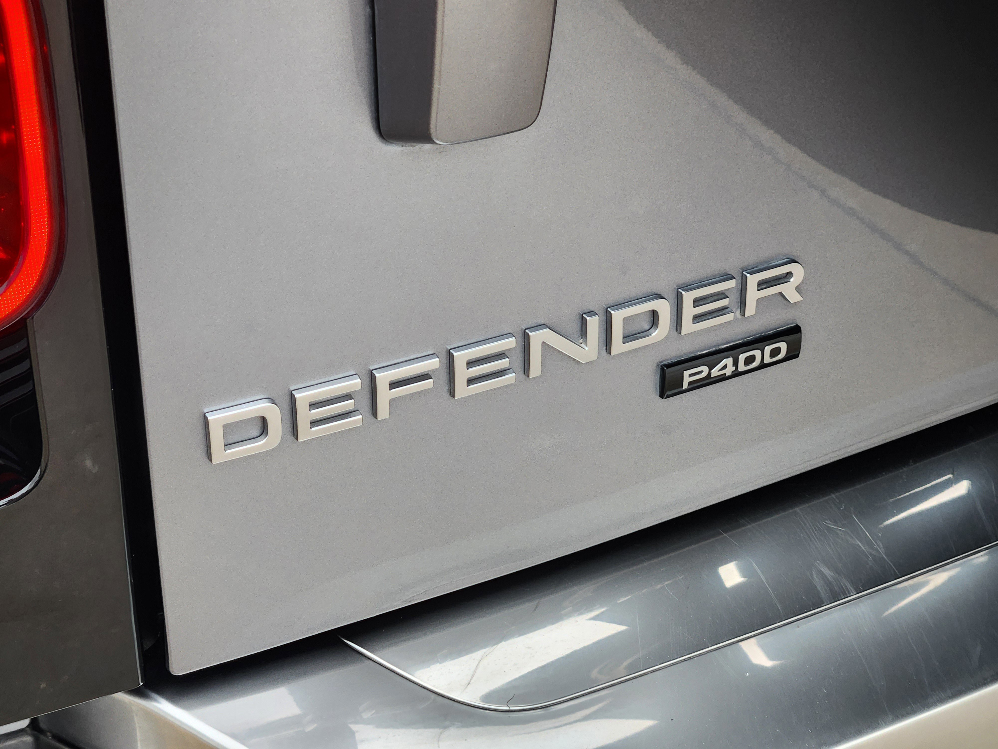 Certified 2023 Land Rover Defender 110 SE AWD/4WD image 33